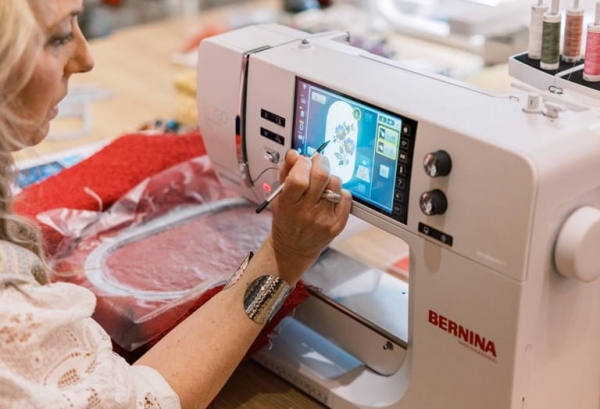 BERNINA 700 PRO